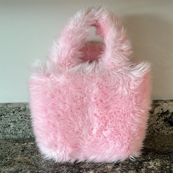 Balenciaga Everyday Tote Faux Fur - Picture 4 of 16